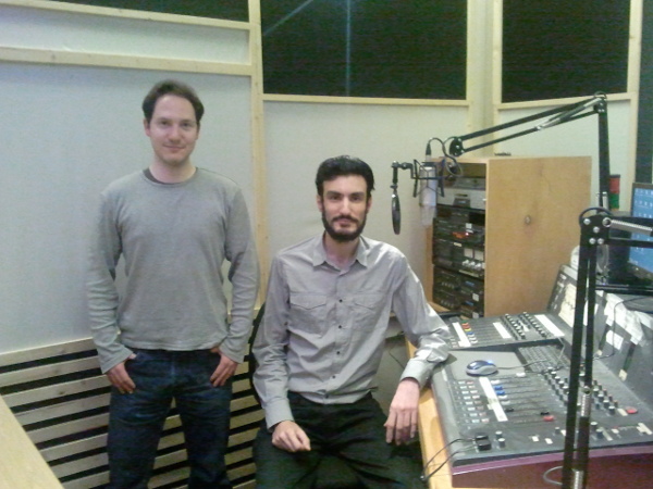 Robert und Charlie Grünhorn im Studio 1 des Freien Radios Kassel